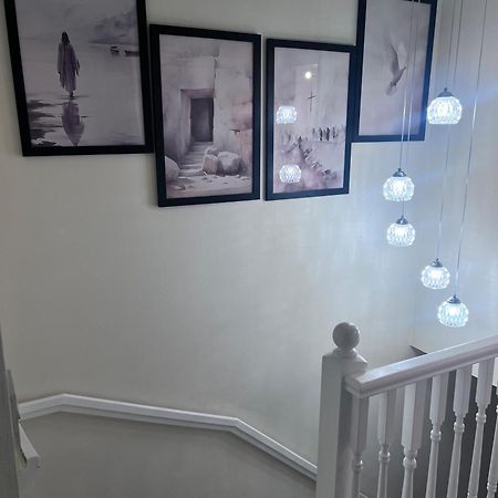 Excel Single Room - 5Mins To Excel & 10Mins To Canary Wharf ロンドン エクステリア 写真
