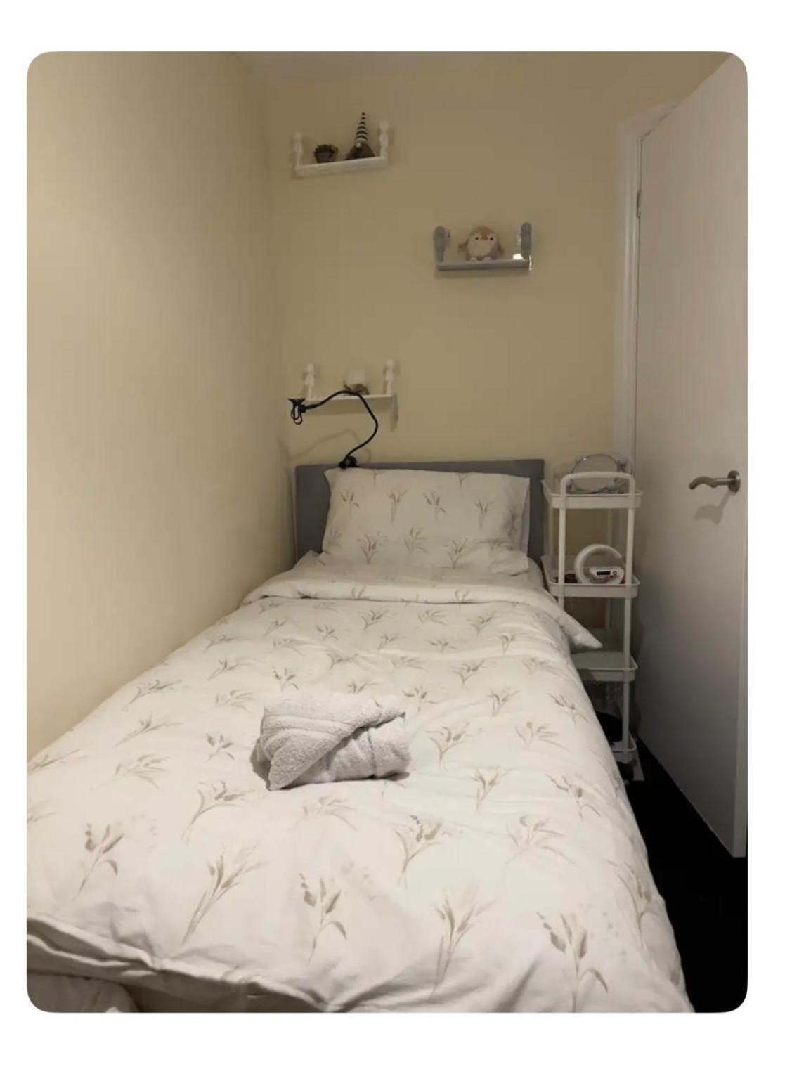 Excel Single Room - 5Mins To Excel & 10Mins To Canary Wharf ロンドン エクステリア 写真