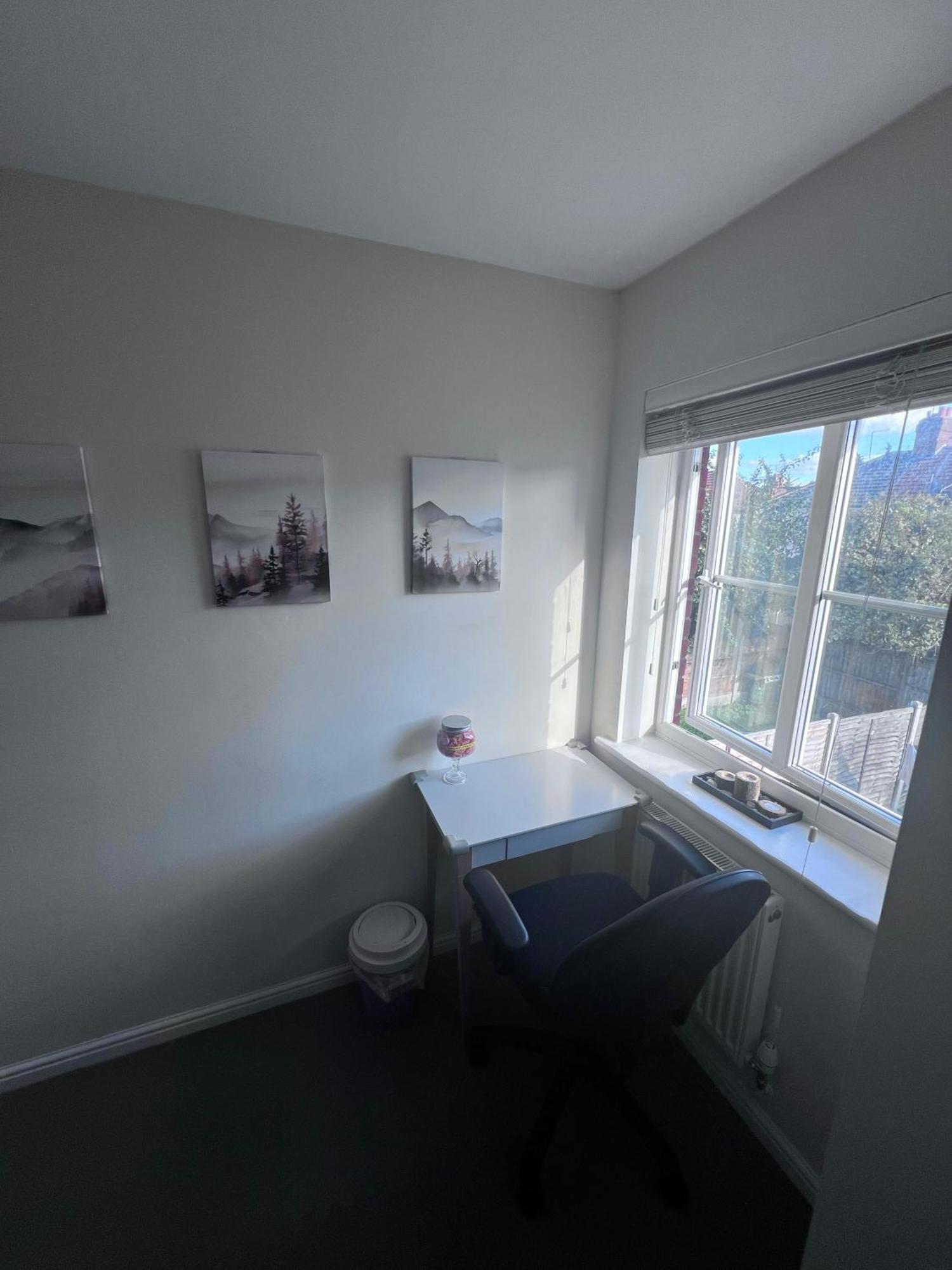 Excel Single Room - 5Mins To Excel & 10Mins To Canary Wharf ロンドン エクステリア 写真