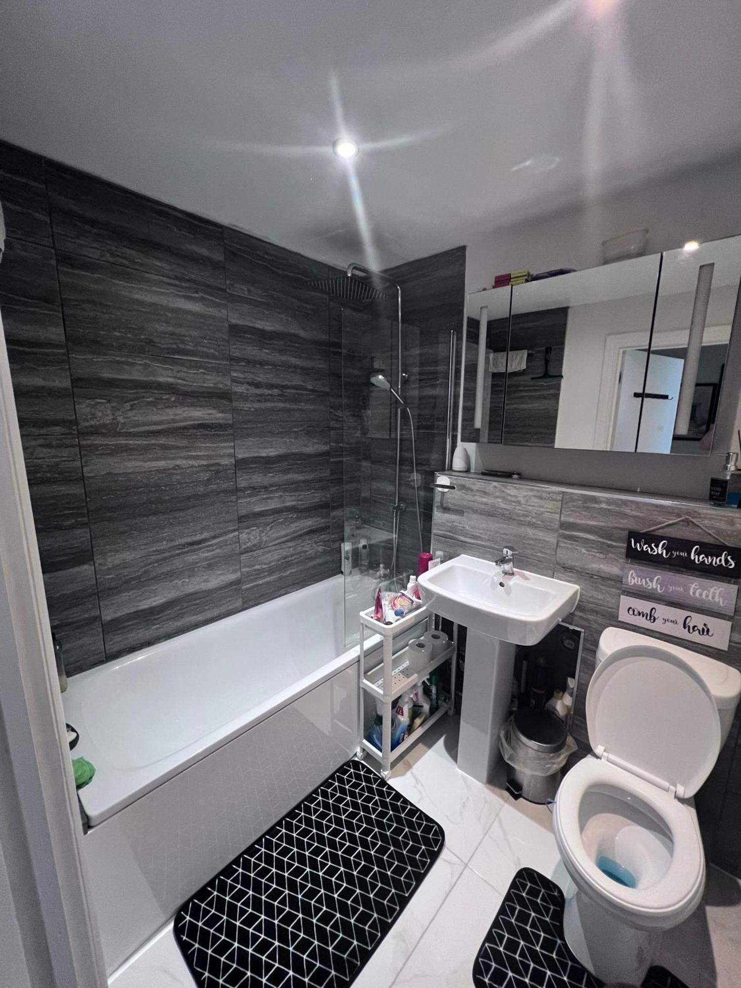 Excel Single Room - 5Mins To Excel & 10Mins To Canary Wharf ロンドン エクステリア 写真