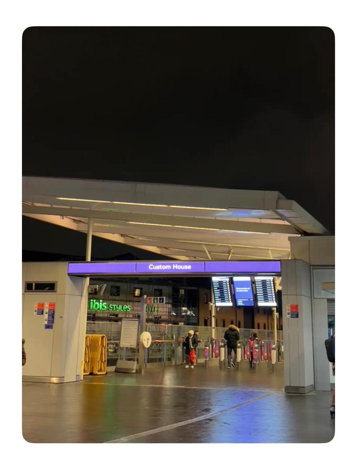 Excel Single Room - 5Mins To Excel & 10Mins To Canary Wharf ロンドン エクステリア 写真